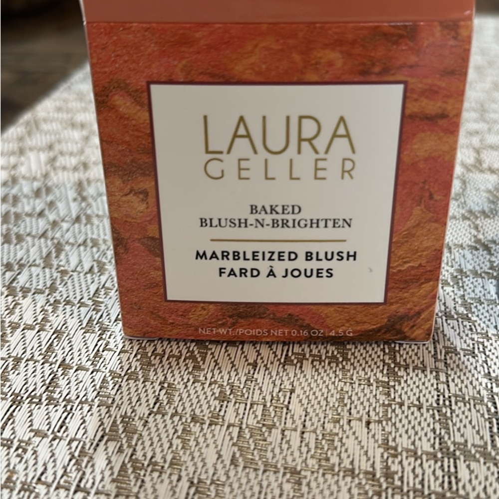 Laura Geller Marbleized Baked Blush in Peach Coral Tones (beachy horizon)